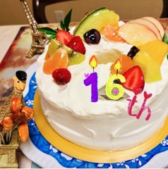 16周年のお祝いのケーキ